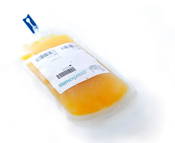 liquid yellowish component of the blood